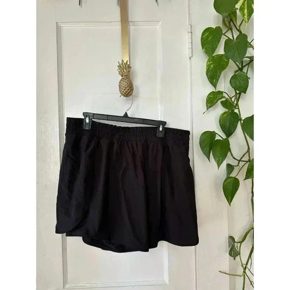 Avia Pants - AVIA women’s size 2X large black shorts
